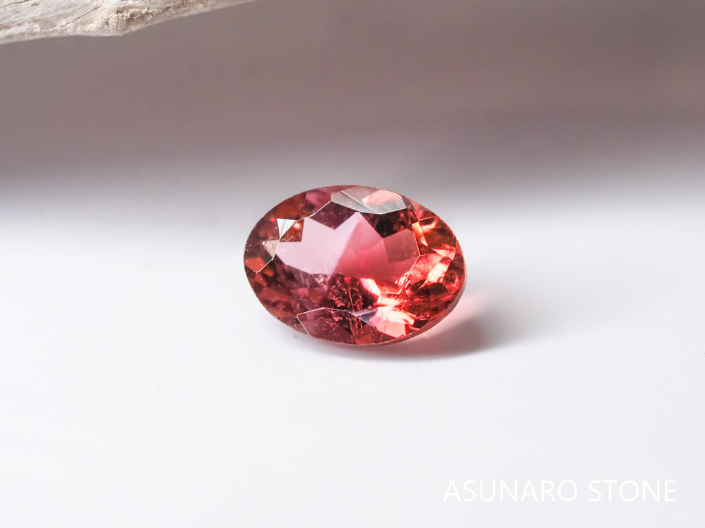 バイカラーピンクトルマリン オーバルカット コンゴ産 0.77ct【pt21030220】