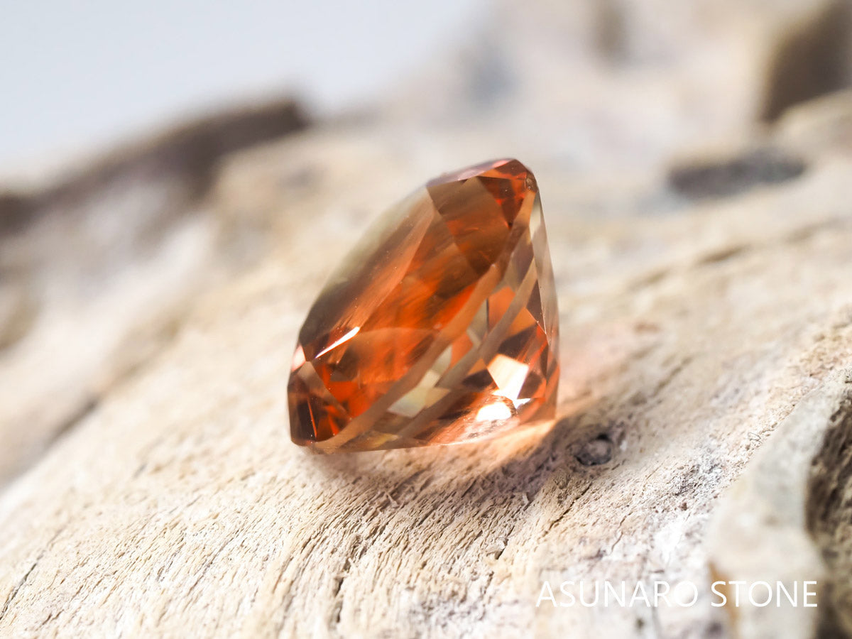 バイカラーオレゴンサンストーン  ラウンドカット アメリカ産 2.50ct【os21030229】