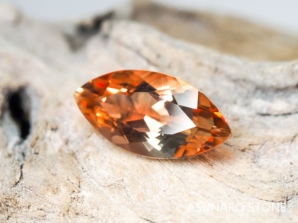 バイカラーオレゴンサンストーン  マーキスカット アメリカ産 2.60ct【os21030231】