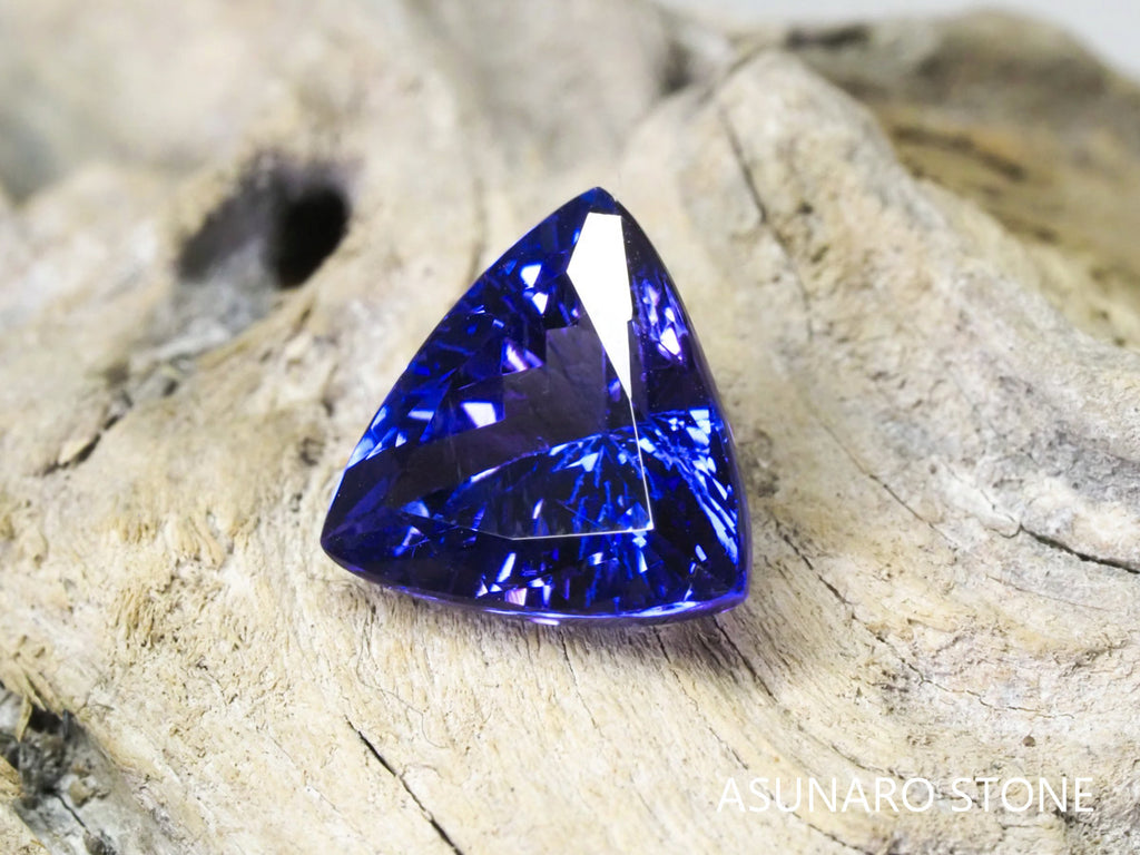 タンザナイト  トリリアントカット タンザニア産 日独ソーティング付 2.94ct【tn21040236】