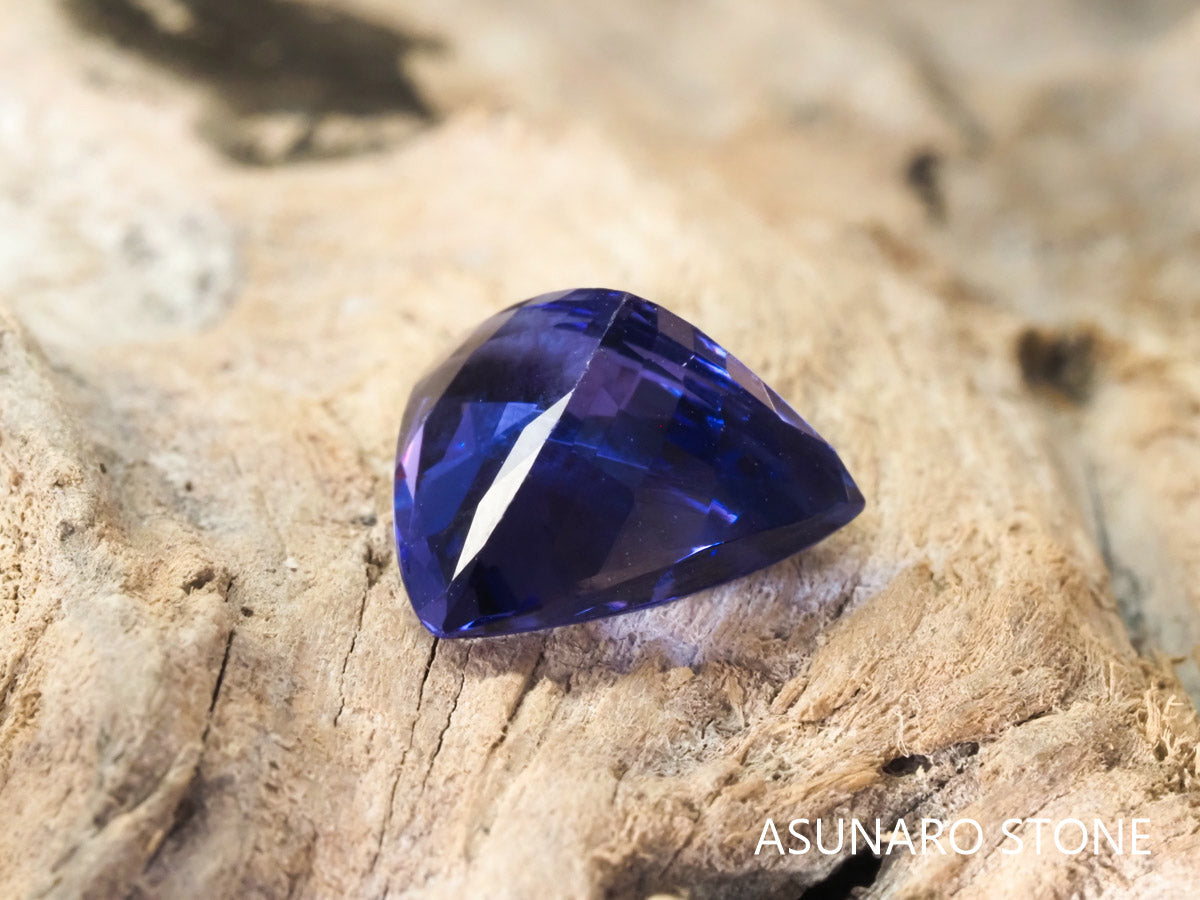 タンザナイト  トリリアントカット タンザニア産 日独ソーティング付 2.94ct【tn21040236】