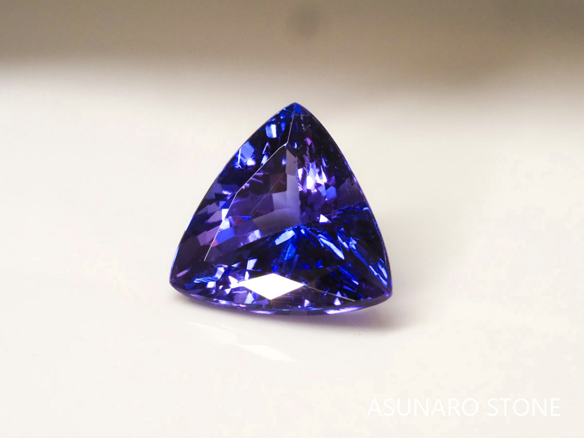 タンザナイト  トリリアントカット タンザニア産 日独ソーティング付 2.94ct【tn21040236】