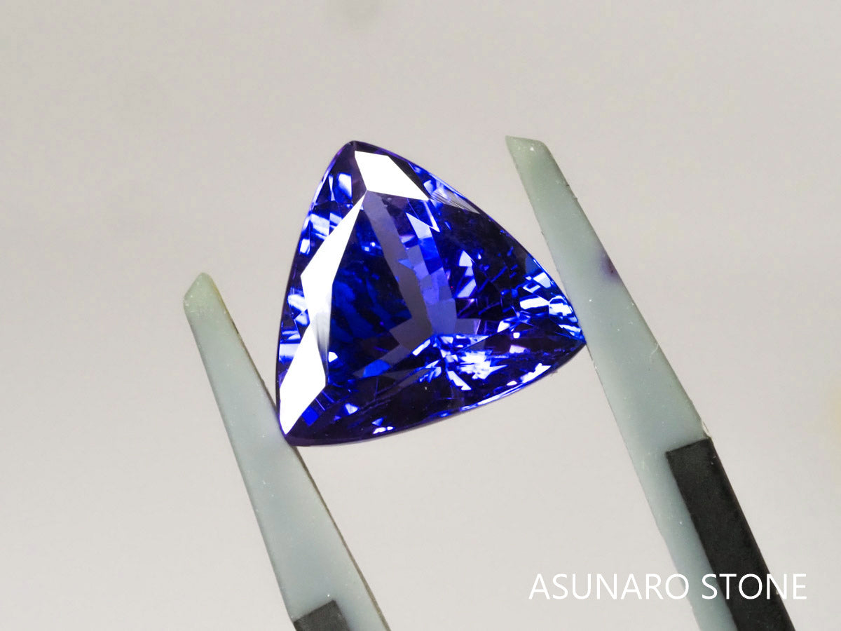 タンザナイト  トリリアントカット タンザニア産 日独ソーティング付 2.94ct【tn21040236】