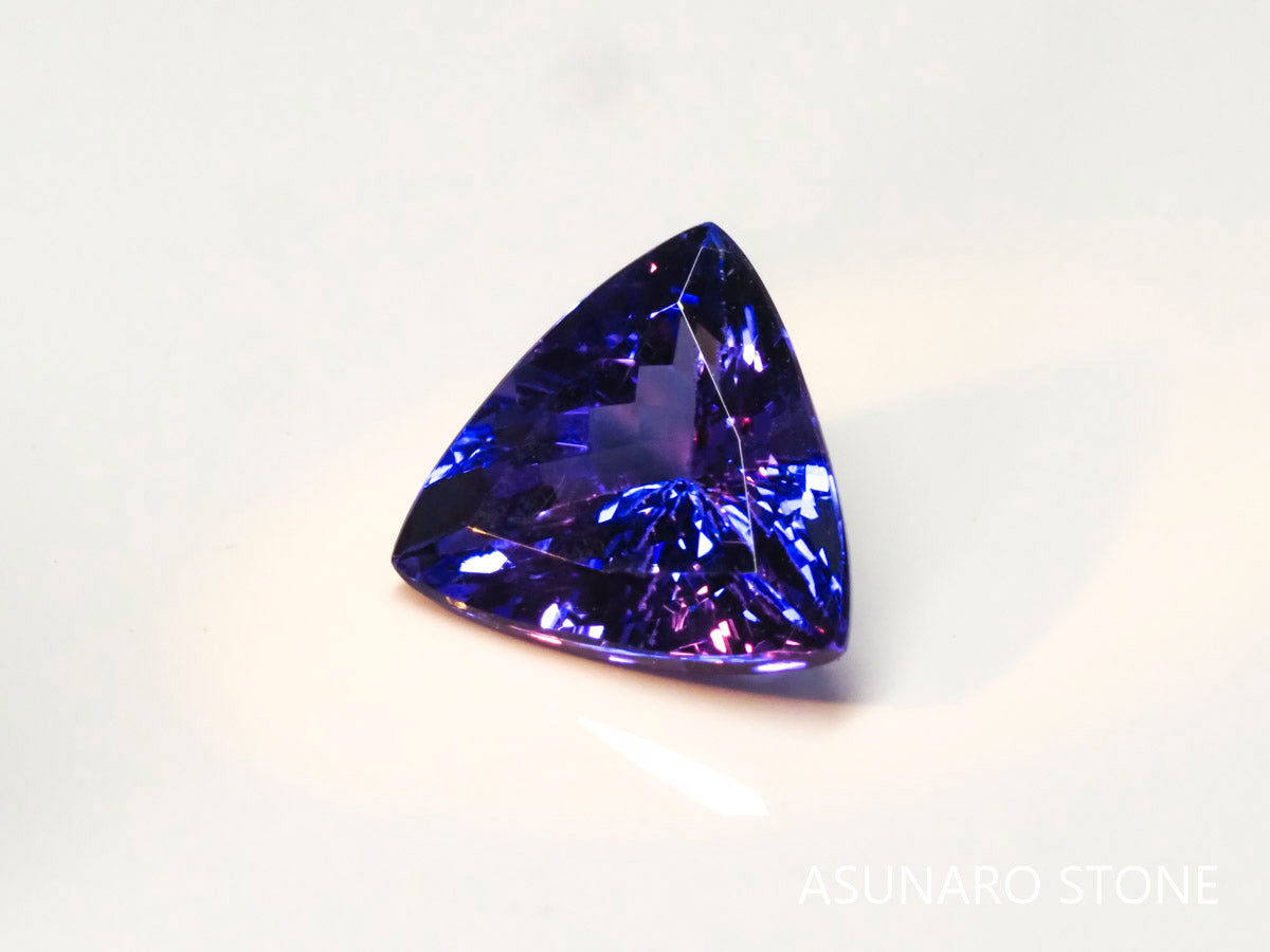 タンザナイト  トリリアントカット タンザニア産 日独ソーティング付 2.94ct【tn21040236】
