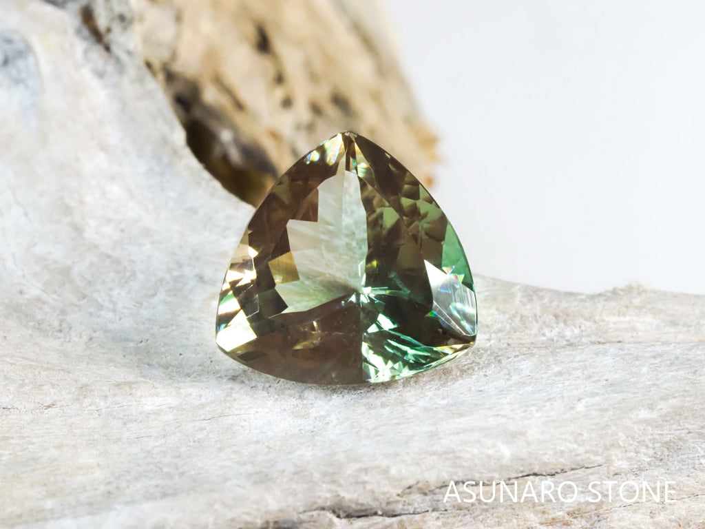 バイカラーオレゴンサンストーン トリリアントカット アメリカ産 3.61ct【os210621-241】