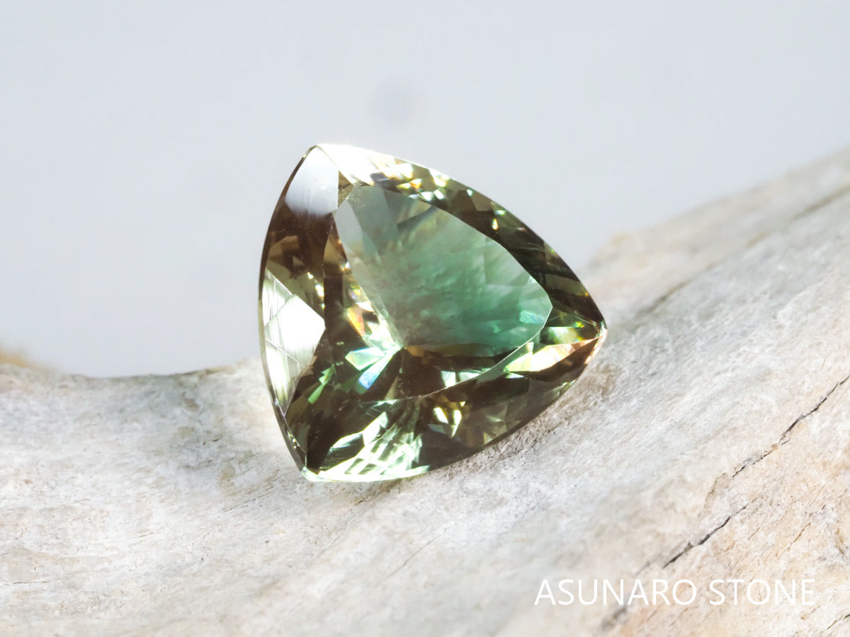 バイカラーオレゴンサンストーン トリリアントカット アメリカ産 3.61ct【os210621-241】