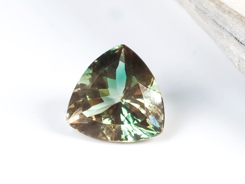 バイカラーオレゴンサンストーン トリリアントカット アメリカ産 3.61ct【os210621-241】