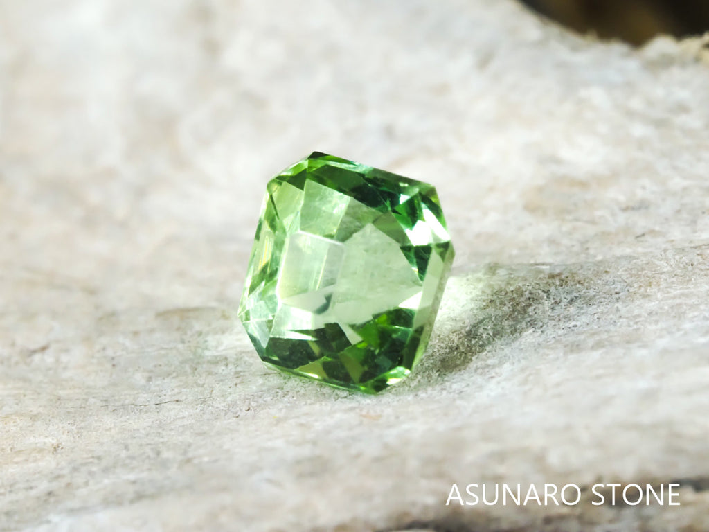 ミントカラートルマリン アッシャーカット アフガニスタン産 0.76ct【tm21040242】