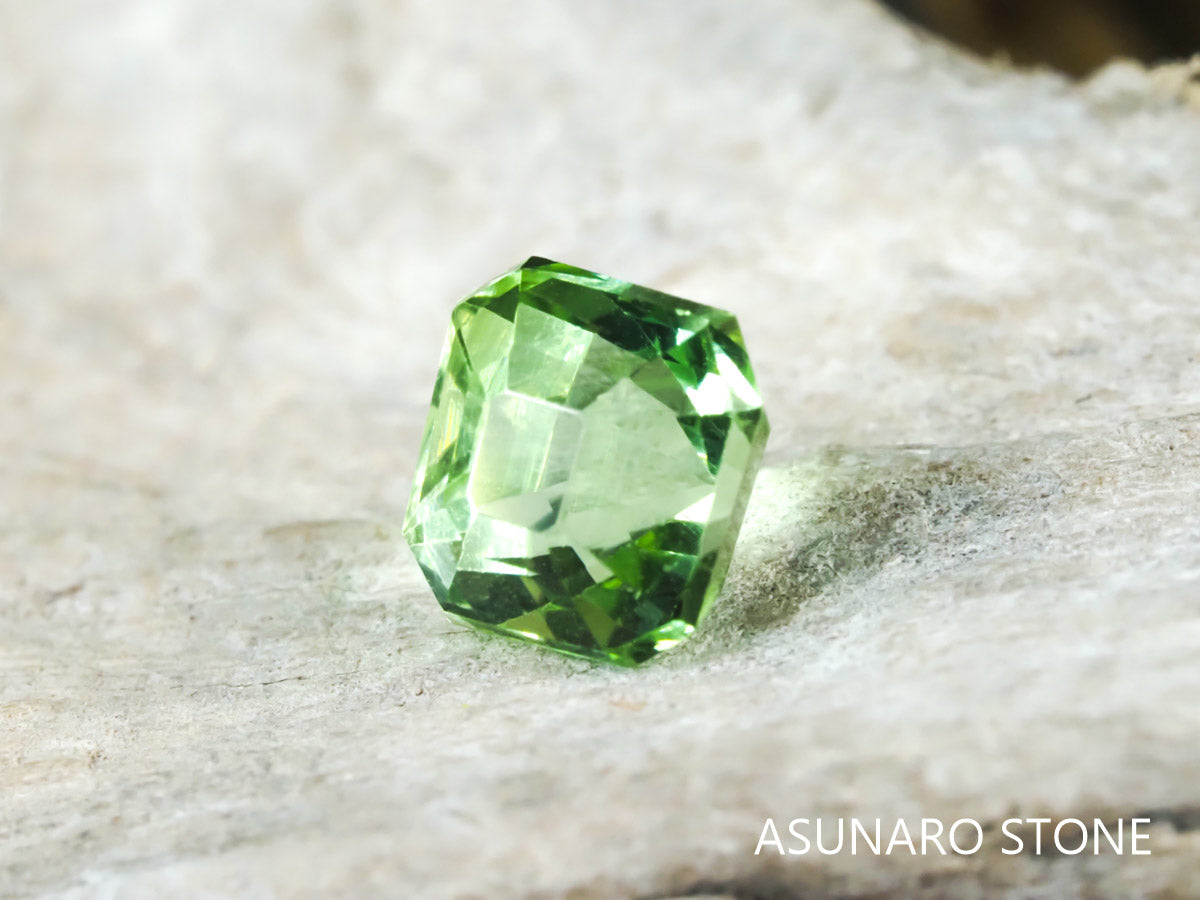 ミントカラートルマリン アッシャーカット アフガニスタン産 0.76ct【tm21040242】