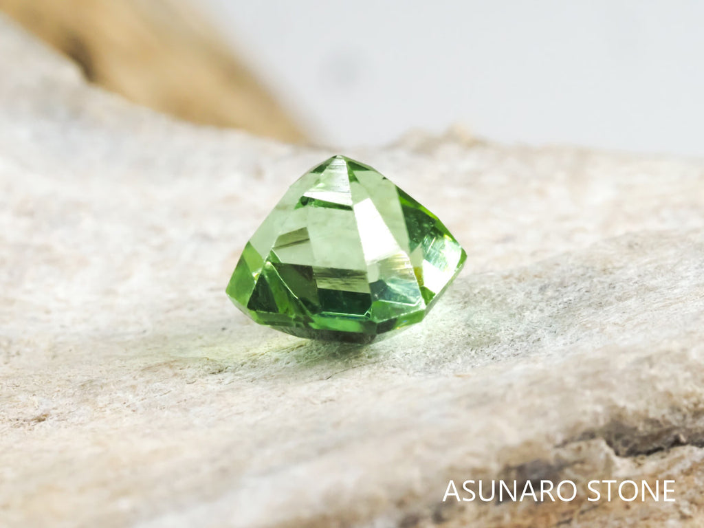 ミントカラートルマリン アッシャーカット アフガニスタン産 0.76ct【tm21040242】