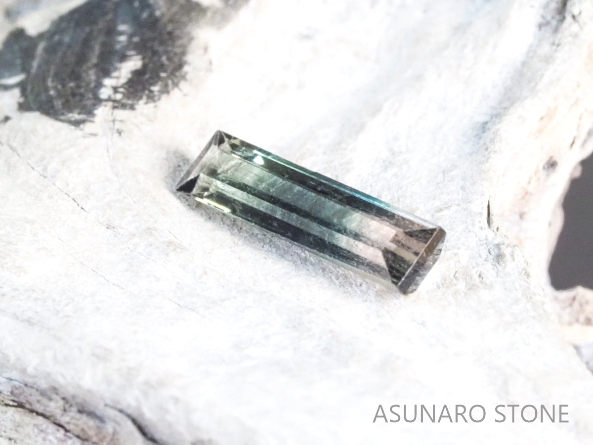 バイカラートルマリン ブラジル産 0.98ct【tm21040261】