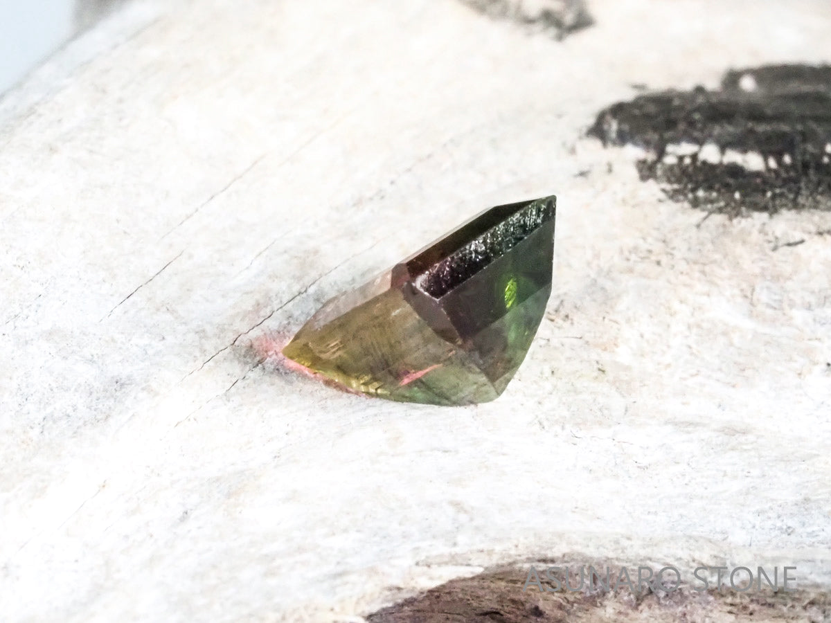 バイカラートルマリン ブラジル産 1.15ct【tm21040263】