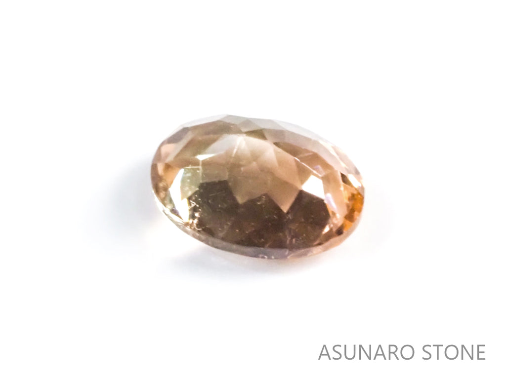 シャンパンカラートルマリン ブラジル産 0.97ct【tm21040264】