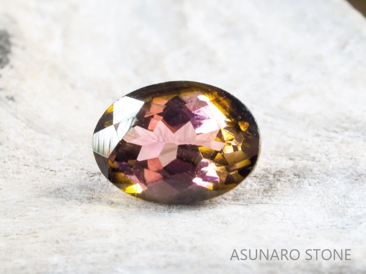 パーティーカラードトルマリン ブラジル産 0.83ct【tm21040265】