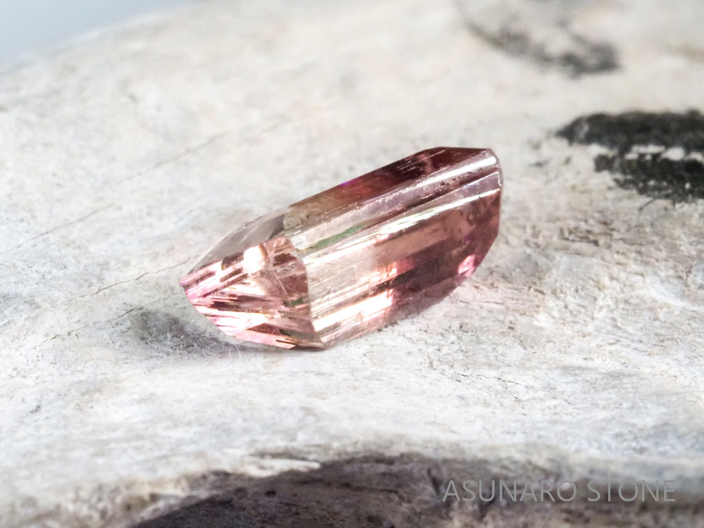 バイカラートルマリン ブラジル産 1.37ct【tm21040266】