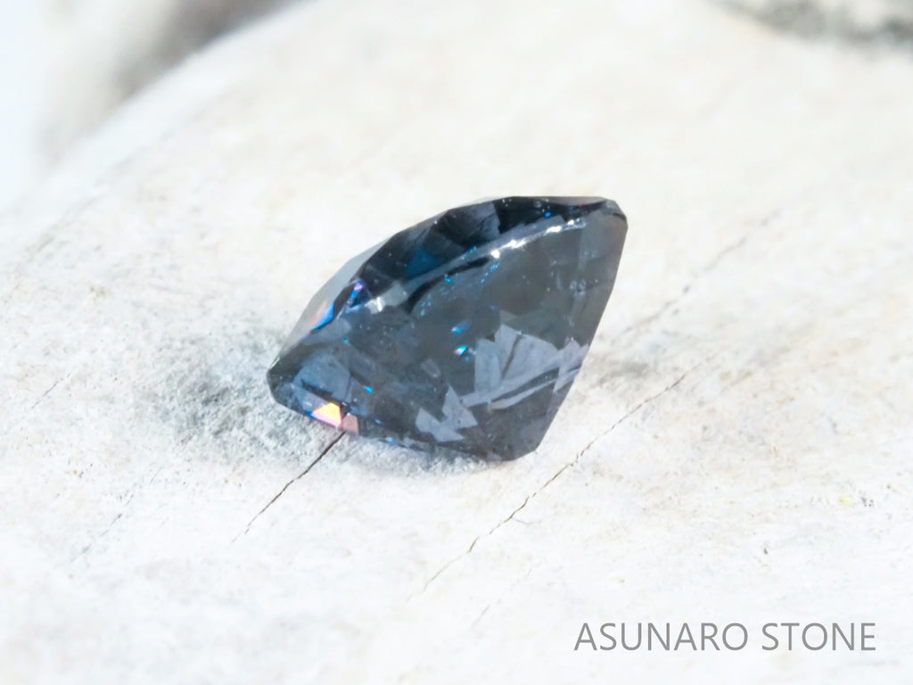 ブルースピネル クッションカット スリランカ産 0.73ct【sp21040276】