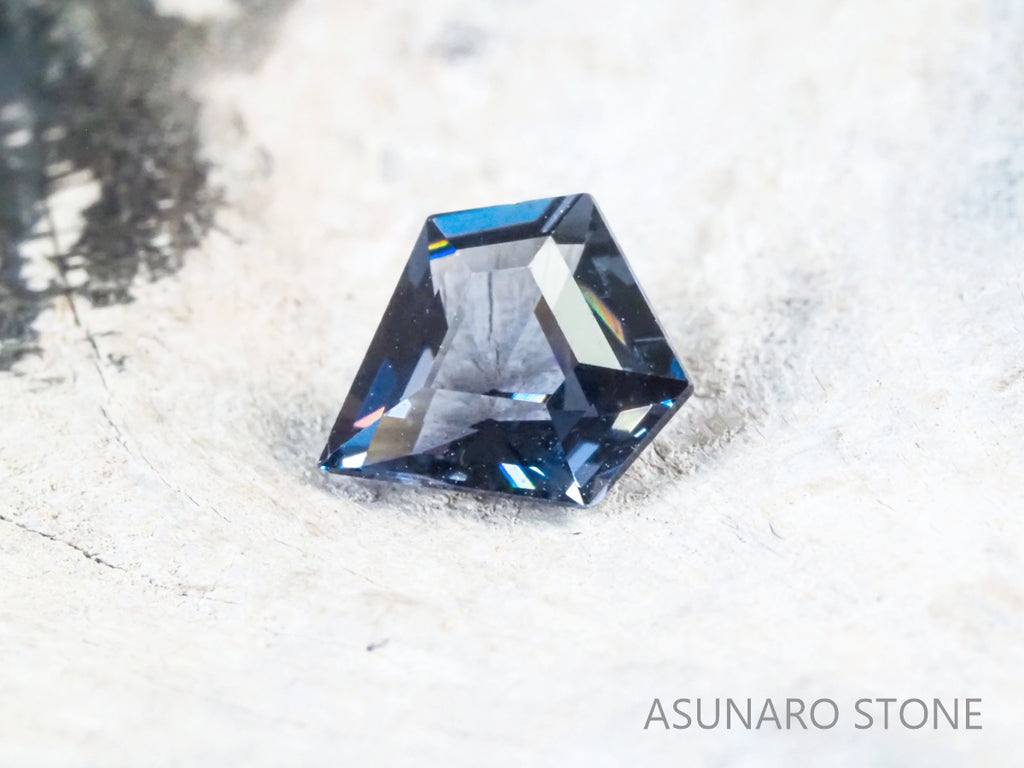 ブルースピネル ダイヤカット スリランカ産 0.54ct【sp21040275】