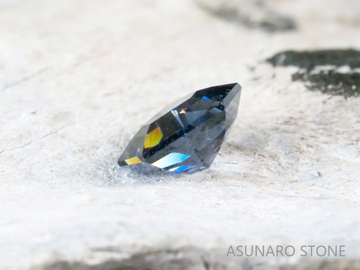 ブルースピネル ダイヤカット スリランカ産 0.54ct【sp21040275】