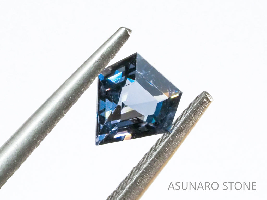 ブルースピネル ダイヤカット スリランカ産 0.54ct【sp21040275】
