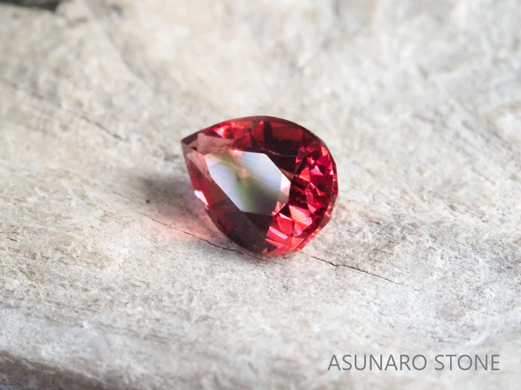 ホットピンクスピネル ペアシェイプカット タンザニア産 0.41ct【sp21040269】