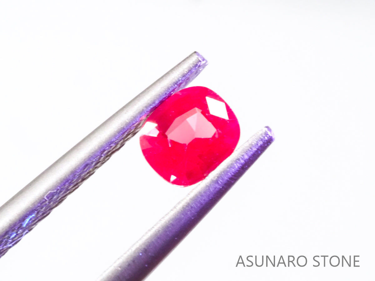 ホットピンクスピネル クッションカット タンザニア産 0.26ct【sp21040268】