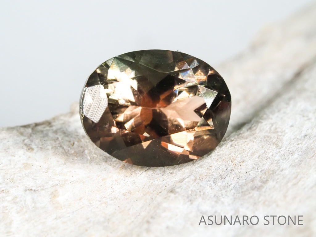 バイカラーオレゴンサンストーン オーバルカット アメリカ産 1.38ct【os2105287】