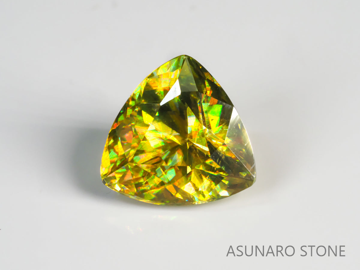 スフェーン トリリアントカット マダガスカル産 2.47ct【sp210617-304】