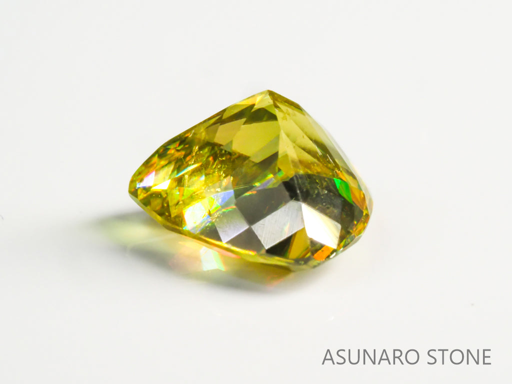 スフェーン トリリアントカット マダガスカル産 2.47ct【sp210617-304】