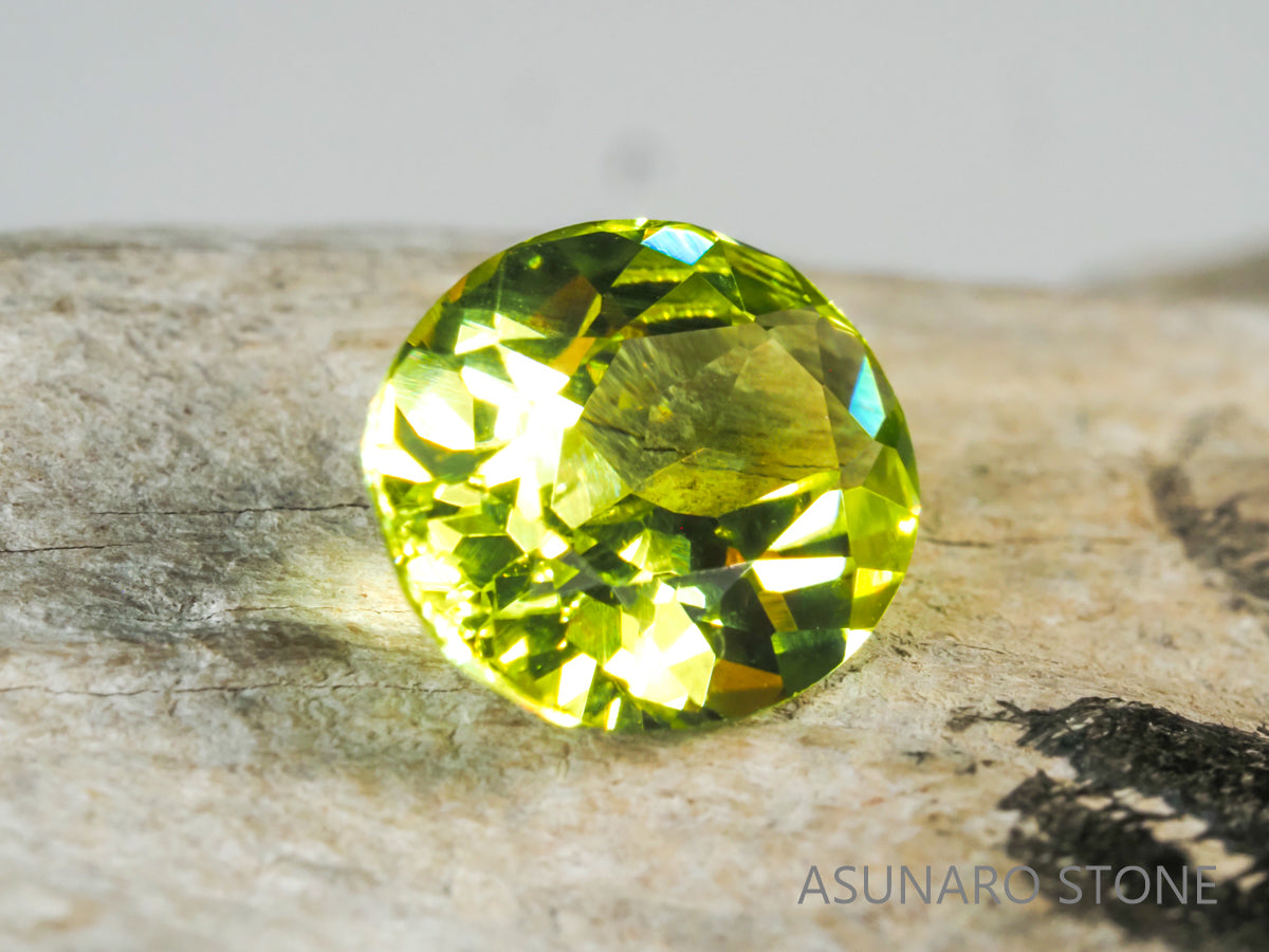 パロットクリソベリル オーバルカット インド・オリッサ産 1.73ct【pt2105306】