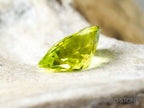 パロットクリソベリル オーバルカット インド・オリッサ産 1.73ct【pt2105306】