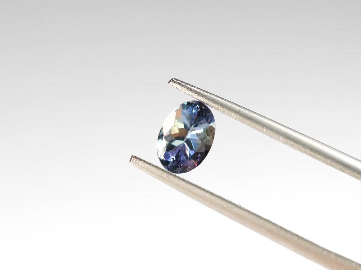 バイカラーゾイサイト オーバルカット タンザニア産 0.74ct【sp210609-357】