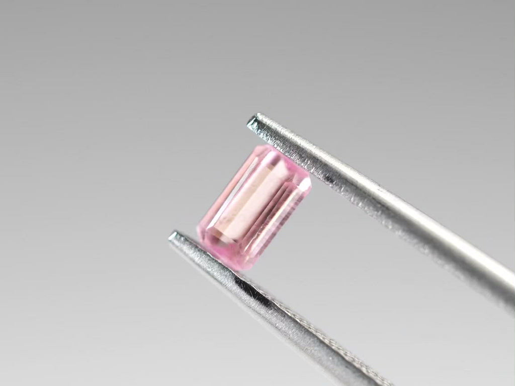 ペツォッタイト エメラルドカット マダガスカル産0.318ct　日独ソーティング付【pe210728-437】