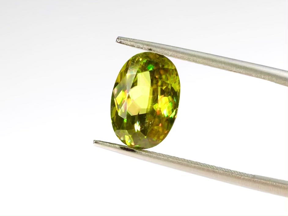 スフェーン オーバルカット マダガスカル産 3.78ct【sp210610-305】