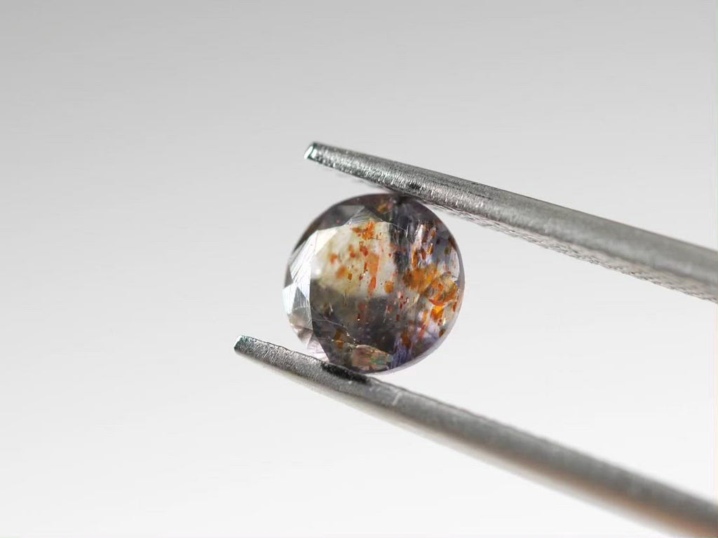 ブラッドショットアイオライト ラウンドカット インド産0.90ct【bs210717-442】